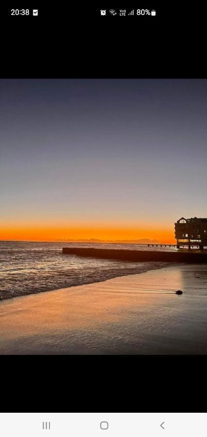 Strand Sea Breeze Cape Town Bagian luar foto